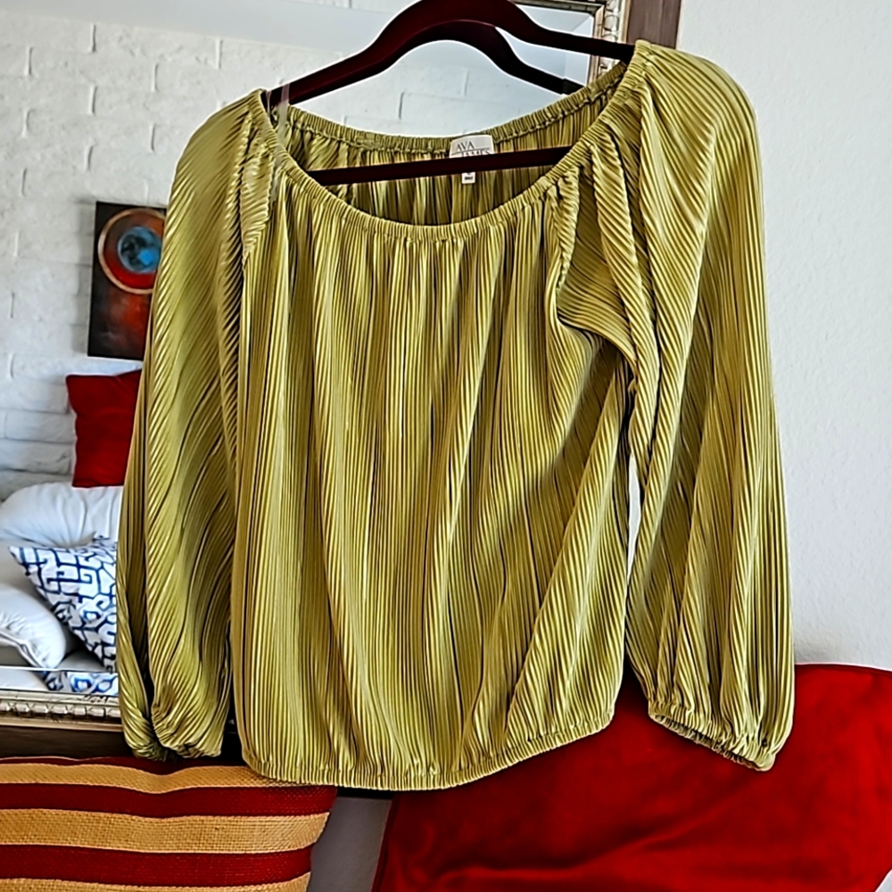 Never worn Ava James Medium olive green blouse top